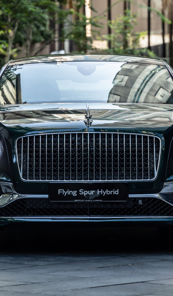 Автомобиль Bentley Flying Spur Hybrid 2023 года вид спереди