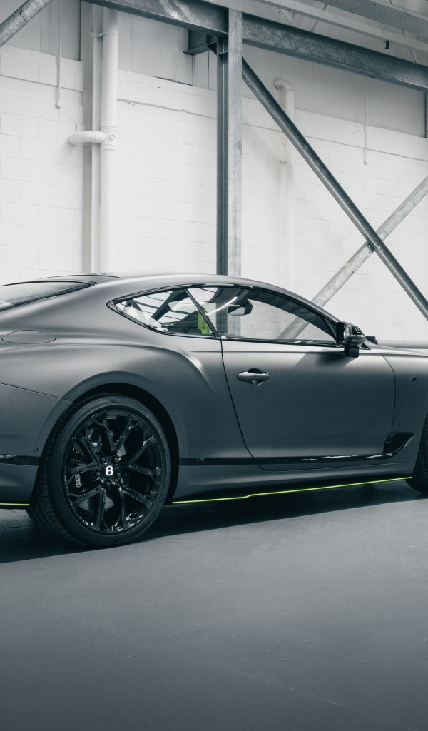 Вид сзади на автомобиль Bentley Continental GT V8 S