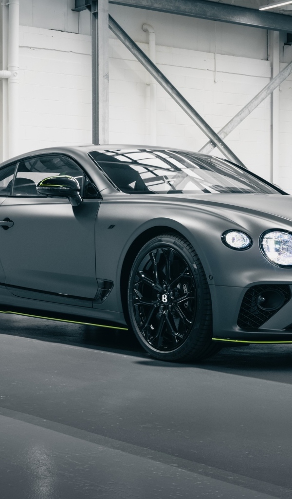 Серебристый автомобиль Bentley Continental GT V8 S