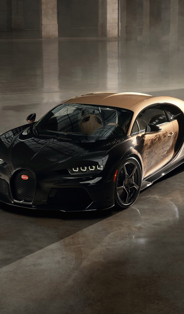 Дорогой быстрый автомобиль Bugatti Chiron