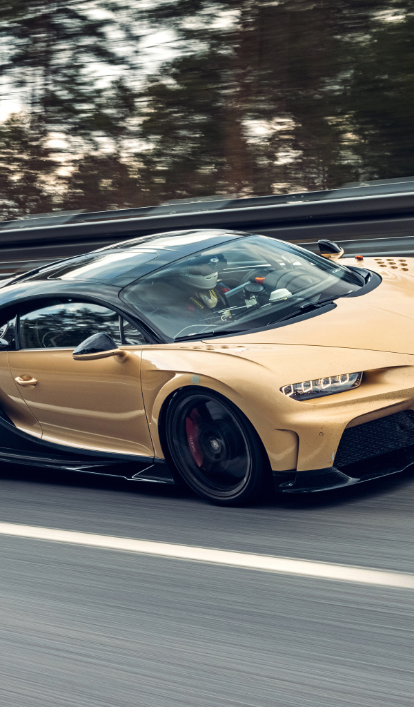 Быстрый автомобиль Bugatti Chiron, 2023 года