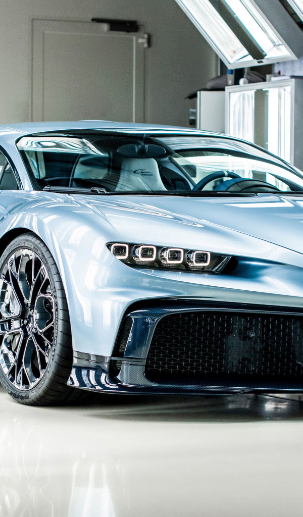 Быстрый дорогой автомобиль Bugatti Chiron
