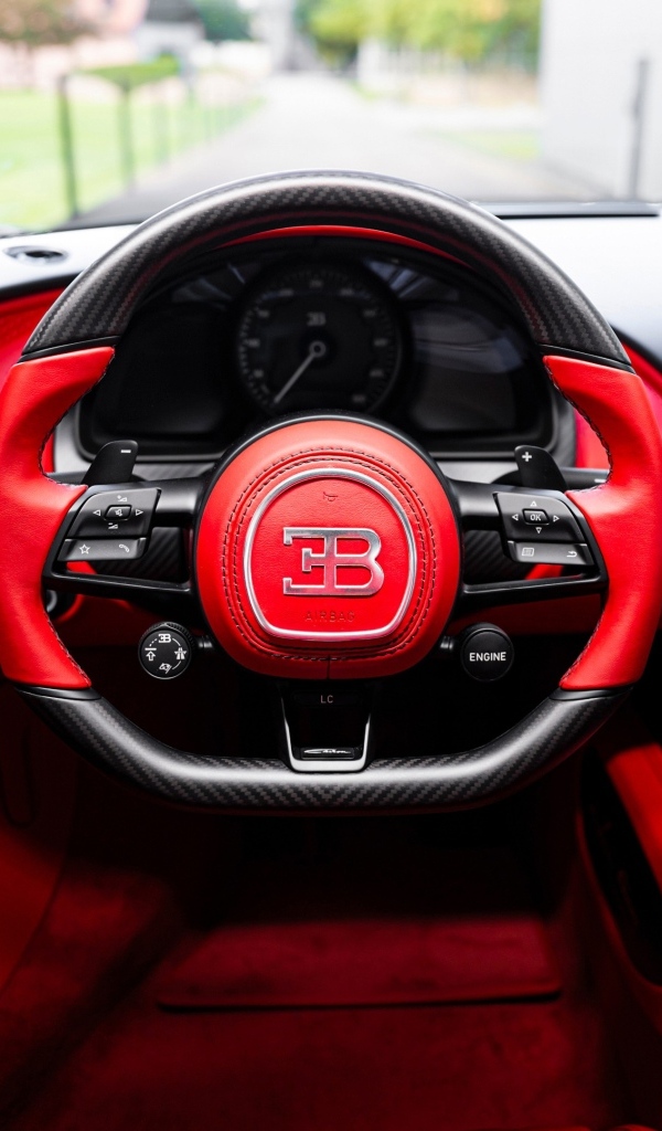 Кожаный салон автомобиля Bugatti Chiron Pur Sport
