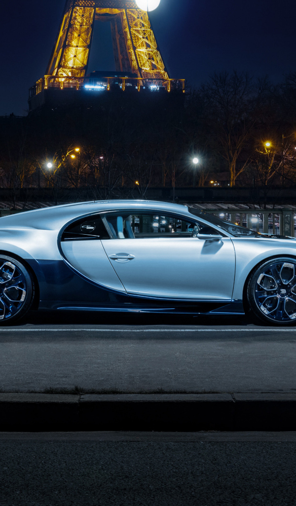 Спорткар Bugatti Chiron Profilée вид сбоку