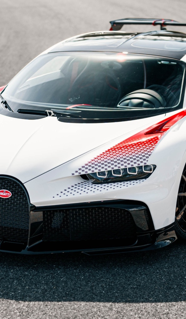 Стильный гоночный автомобиль Bugatti CHIRON