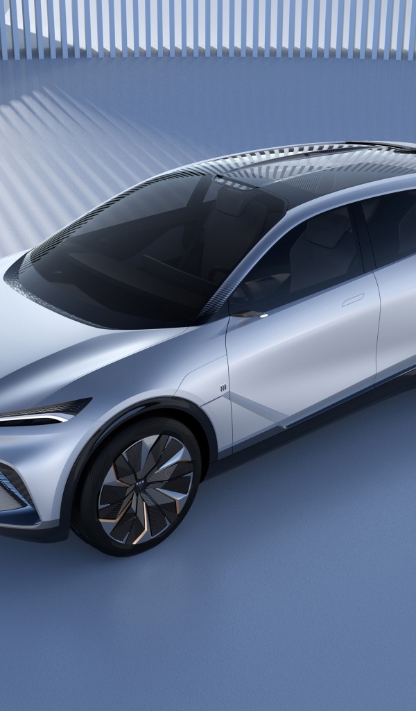 Серебристый автомобиль Buick Electra-X