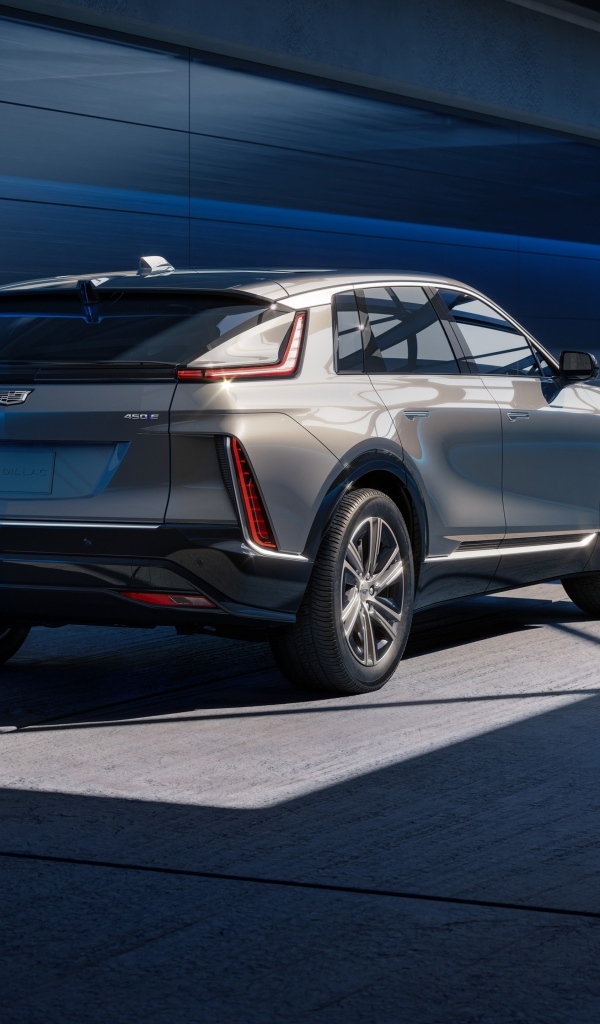 Кроссовер Cadillac Lyriq Tech 2023 года вид сзади