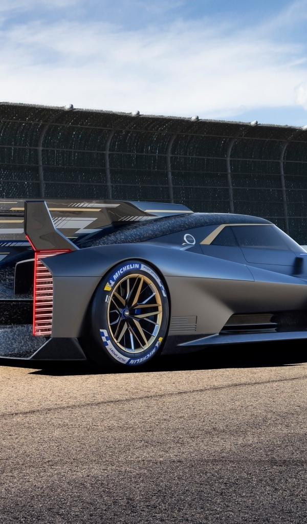 Черный гиперкар Cadillac Project GTP вид сзади