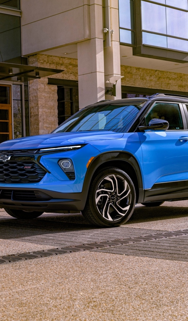 Синий кроссовер Chevrolet TrailBlazer RS 2024 года