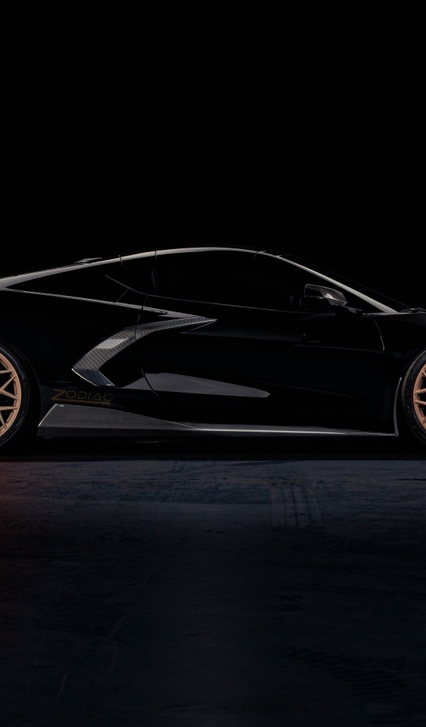 Черный автомобиль Chevrolet Corvette Zodiac 2023  года вид сбоку