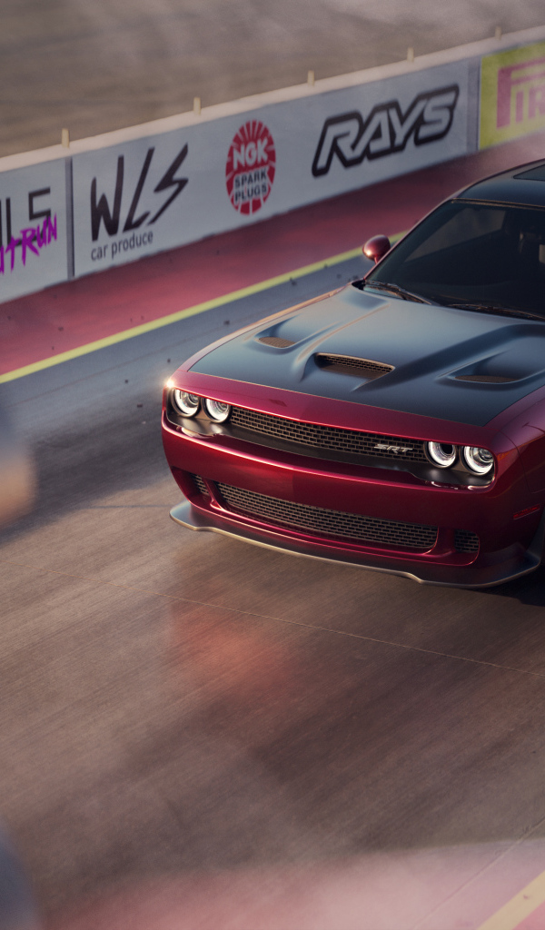 Автомобиль Dodge Challenger SRT Hellcat на гонках