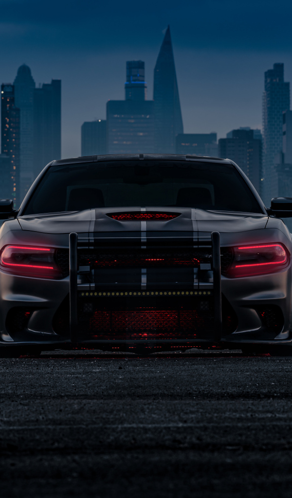Автомобиль Dodge Charger Hellcat Enforcer вид спереди