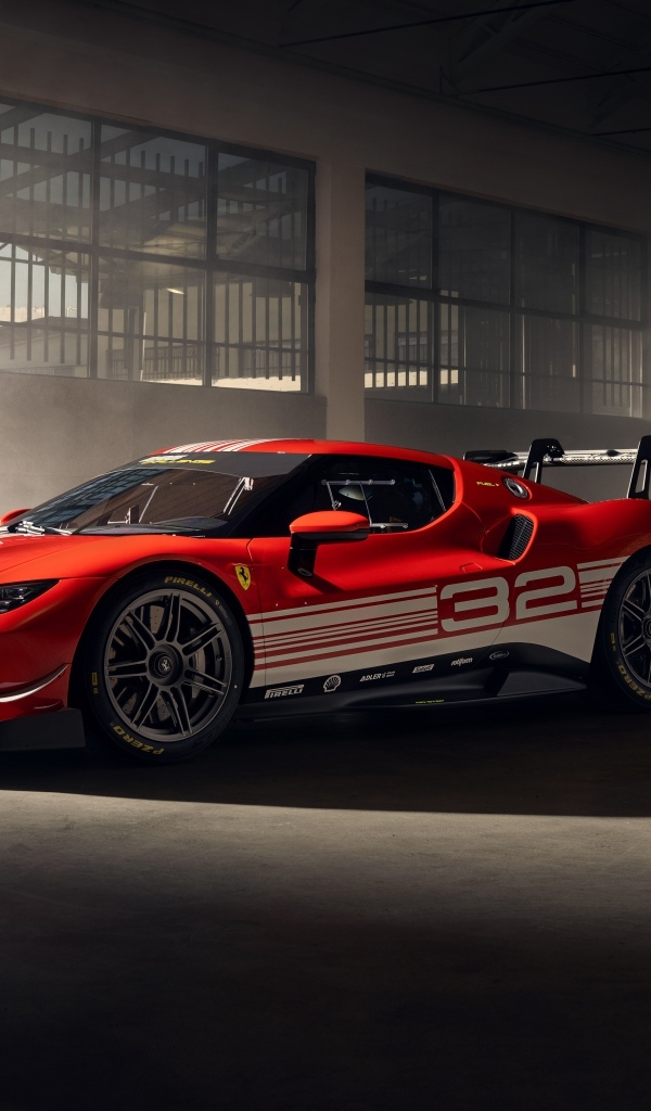 Автомобиль Ferrari 296 Challenge  в ангаре