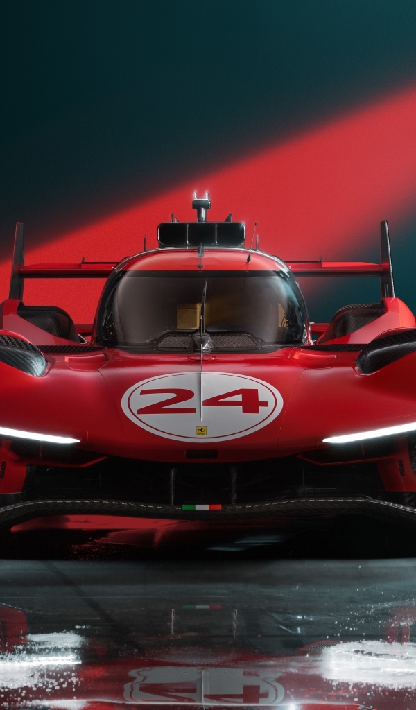 Вид спереди на гоночный автомобиль Ferrari 499P Modificata