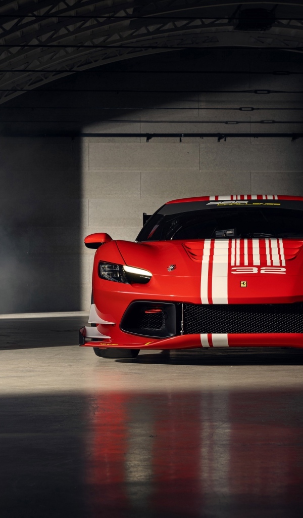 Красный гоночный автомобиль Ferrari 296 Challenge