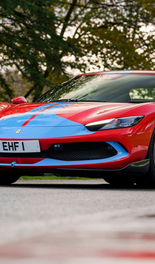 Вид на автомобиль Ferrari 296 GTB Assetto Fiorano