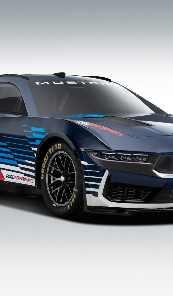 Автомобиль Ford Mustang NASCAR 2024 года на сером фоне