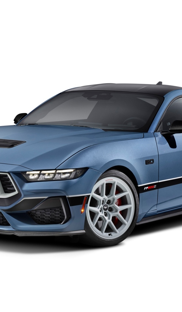 Автомобиль Ford Mustang FP800S на белом фоне