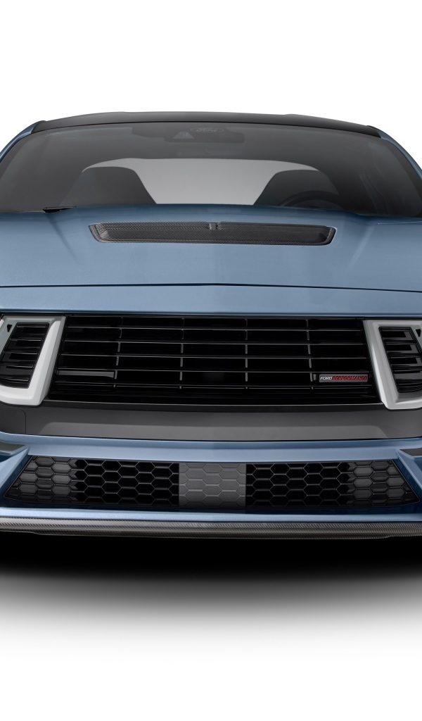 Вид спереди на автомобиль Ford Mustang FP800S