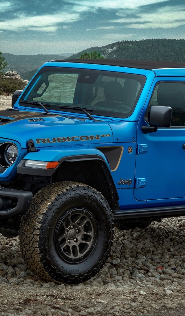Синий Jeep Wrangler Unlimited Rubicon 2023 года
