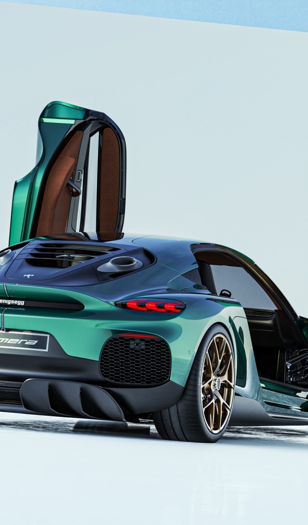 Вид сзади на автомобиль Koenigsegg Gemera 2024 года