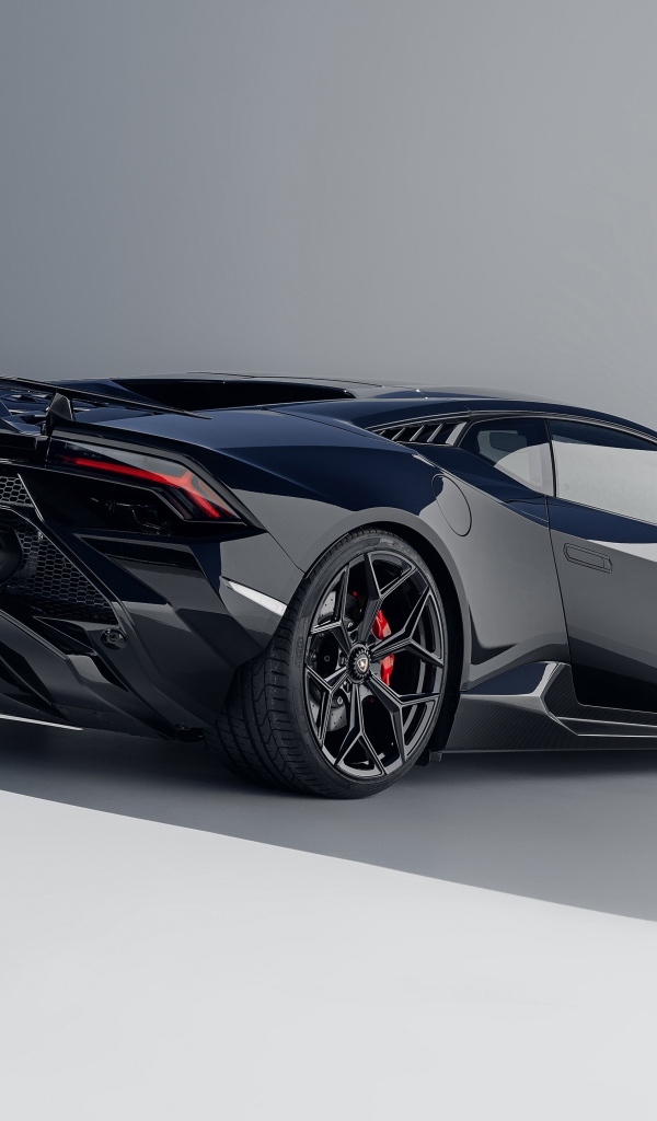 Автомобиль Lamborghini Huracán Tecnica 2023 года вид сзади