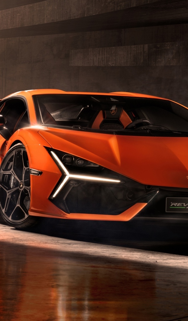 Быстрый автомобиль Lamborghini Revuelto 2023 года