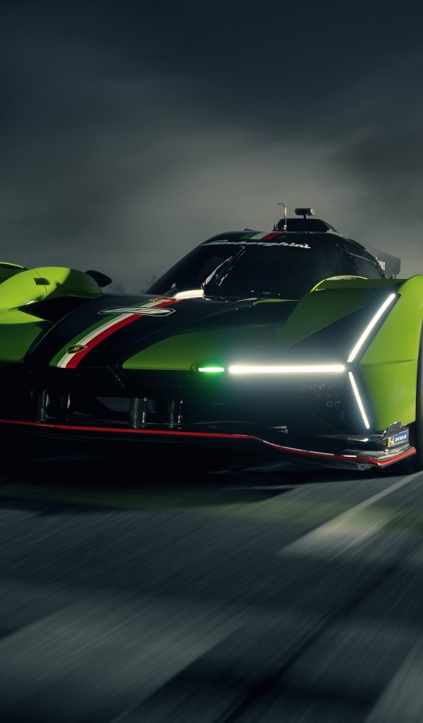 Включенные фары автомобиля Lamborghini SC63 2023 года