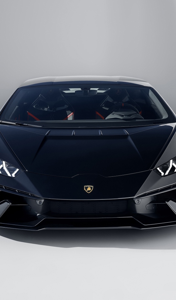 Черный автомобиль Lamborghini Huracán Tecnica 2023 года вид спереди