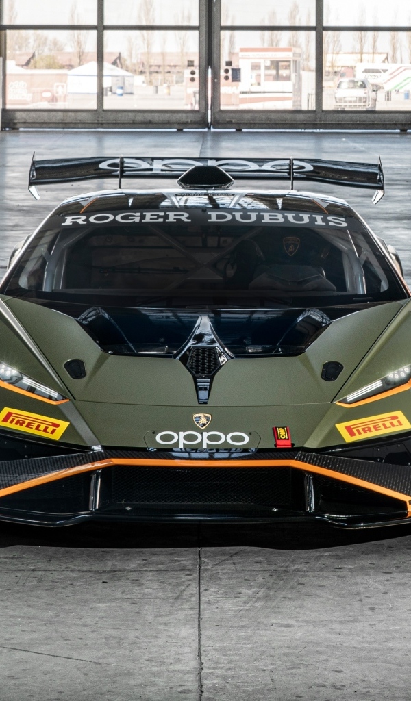 Автомобиль Lamborghini Huracán Super Trofeo EVO2  в ангаре