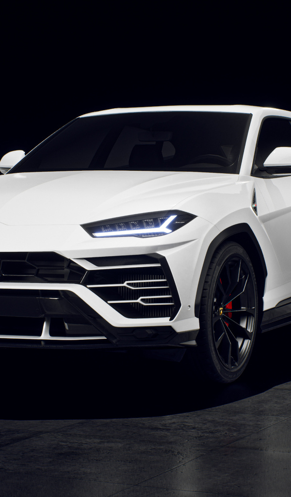 Автомобиль Lamborghini Urus вид спереди