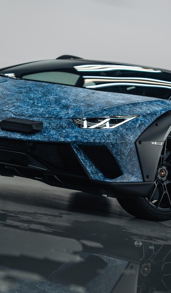 Автомобиль Lamborghini Huracán  в здании
