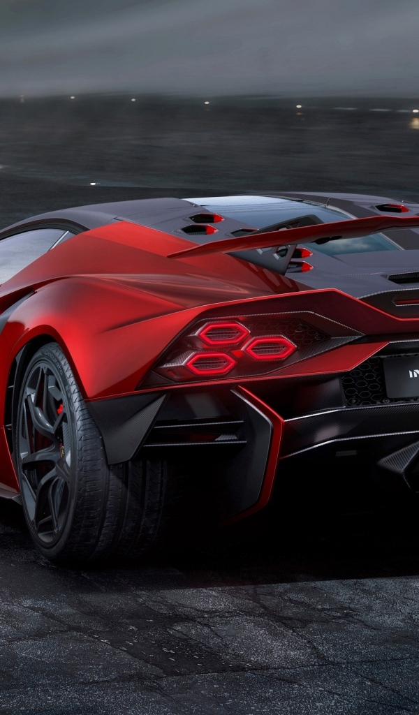 Красный спортивный автомобиль Lamborghini Invencible 2024 года вид сзади