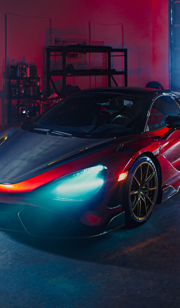 Быстрый автомобиль McLaren 765LT Spider