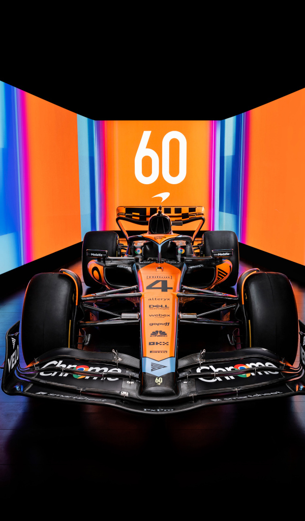 Спортивный автомобиль формулы 1 McLaren MCL60