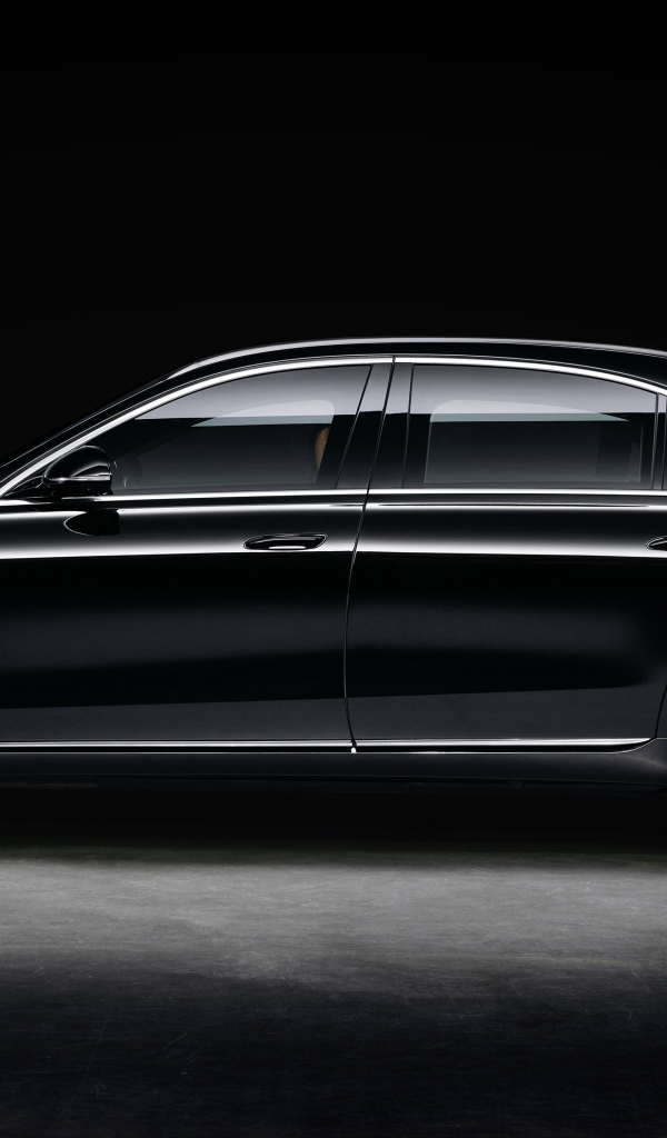 Автомобиль Mercedes-Benz S 680 Guard 4MATIC вид сбоку 