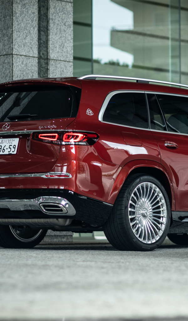 Красный внедорожник Mercedes-Maybach GLS 600 4MATIC 2021 
