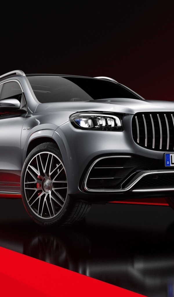 Серебристый внедорожник Mercedes-AMG GLS 63 4MATIC+