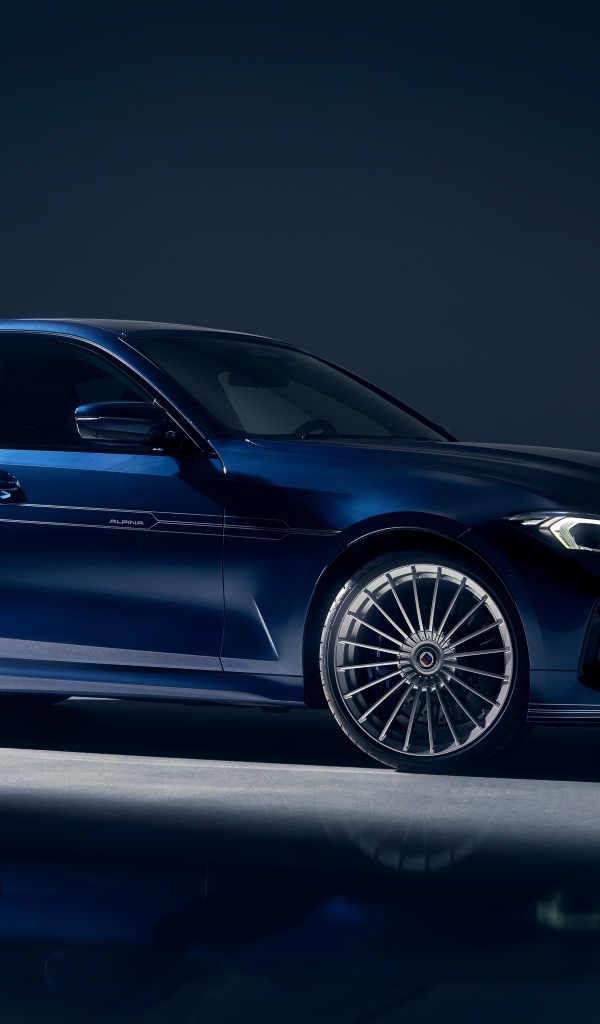 Синий автомобиль Alpina B3 Limousine 2022