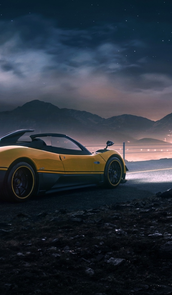 Автомобиль Pagani Zonda Cinque под грозовым небом