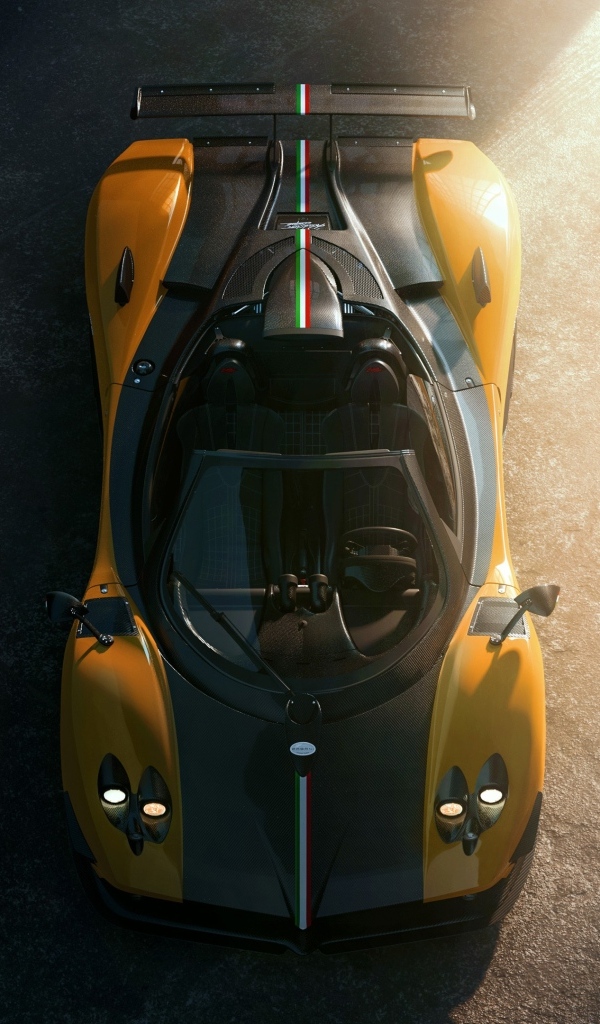 Вид сверху на автомобиль Pagani Zonda Cinque