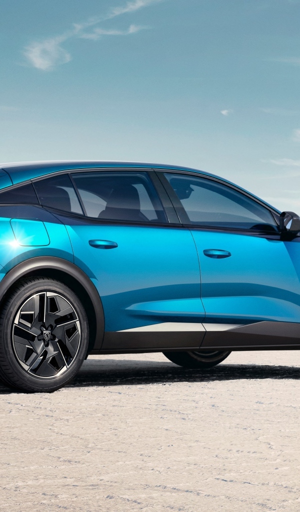 Синий Peugeot 408 GT вид сзади