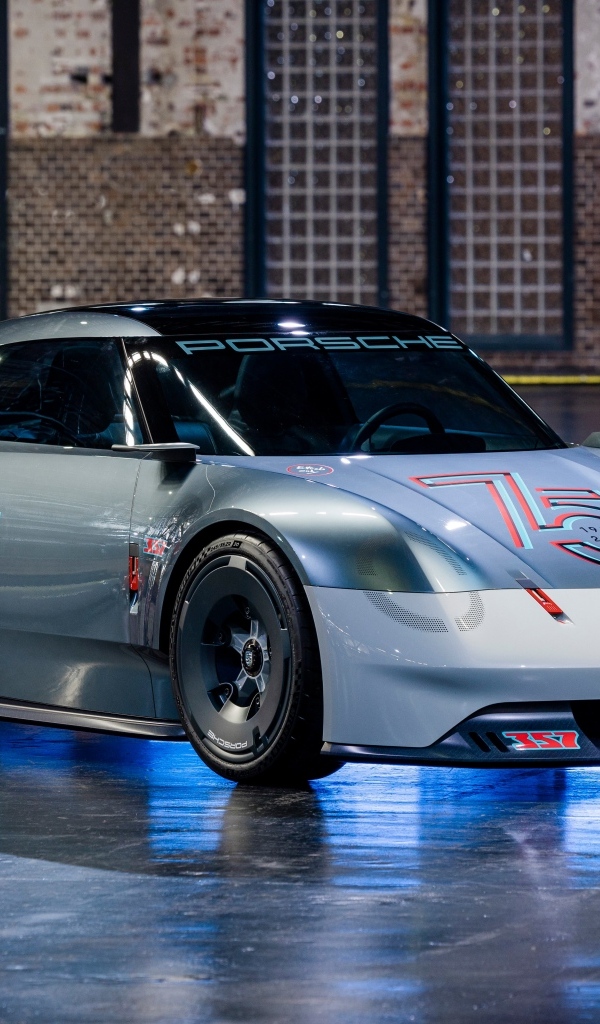 Спортивный автомобиль  Porsche Vision 357 2023 года