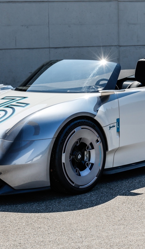 Красивый спортивный автомобиль Porsche Vision 357 Speedster