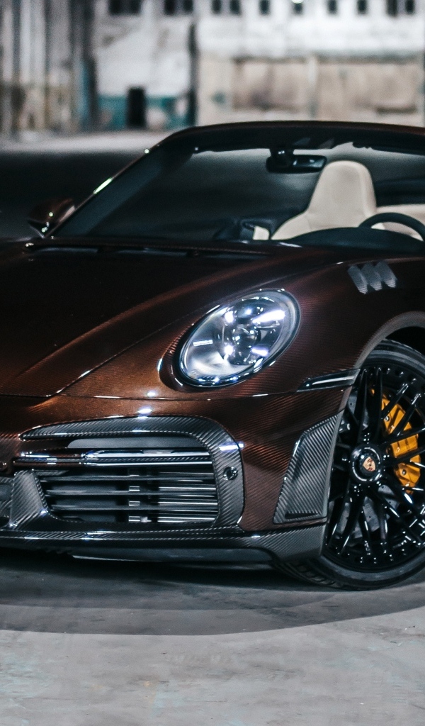 Коричневый кабриолет Porsche 911 Turbo S Stinger GTR