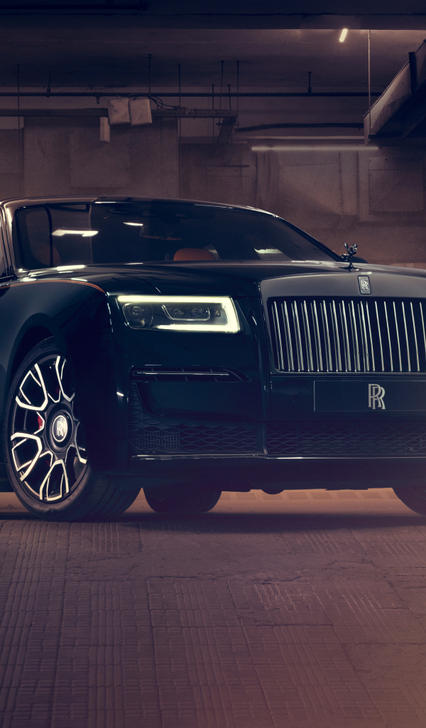 Черный автомобиль Rolls Royce Ghost Black Badge