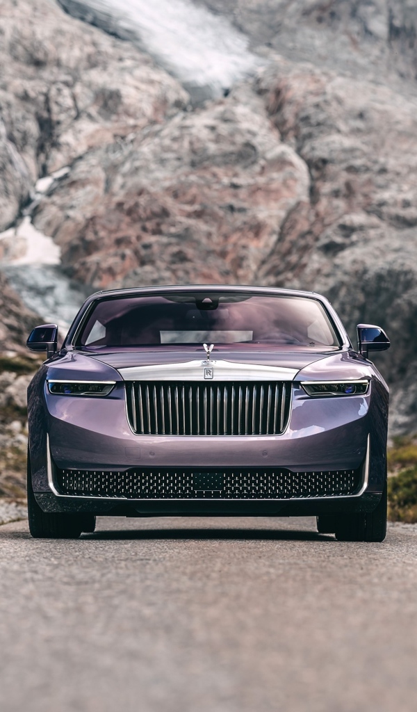 Вид спереди на автомобиль Rolls-Royce Amethyst Droptail
