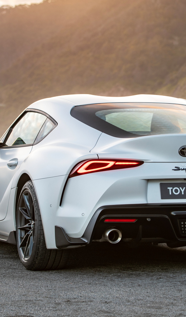 Автомобиль Toyota GR Supra GTS MT вид сзади