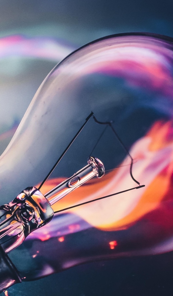 Стеклянная лампочка с огнем