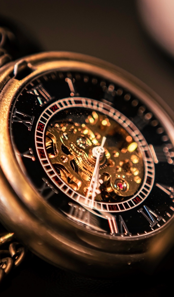 Золотые карманные часы на цепочке 